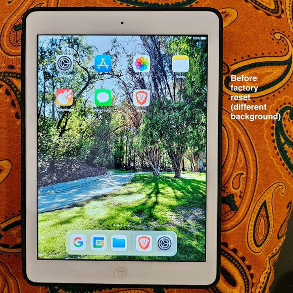 iPad Air (WiFi) 64GB 9.7” Excellent Cond, Tested, Apple Smart Cover incl. - Picture 8 of 14